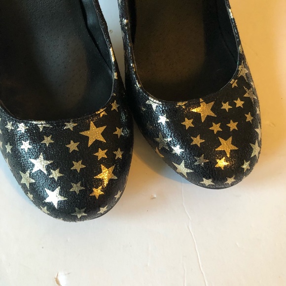 Madden Girl Black Gold Star Heel Size 6 NWOT - Picture 5 of 6